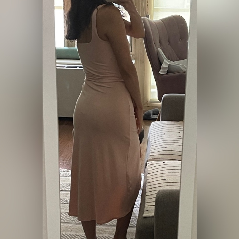 Aritzia Wilfred Saturn Midi Dress (Color: Coral Blush) - Picture 7 of 14